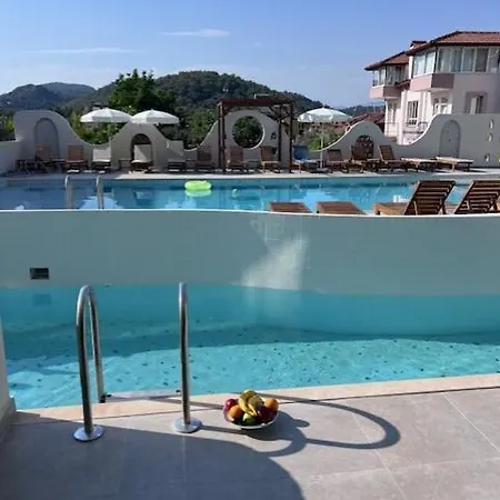Hayat Aparthotel *