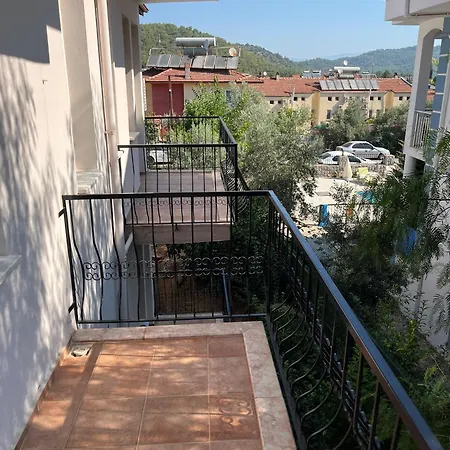 Ξενοδοχείο με διαμερίσματα Hayat Ολουντενίζ