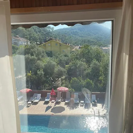 Hayat Ολουντενίζ