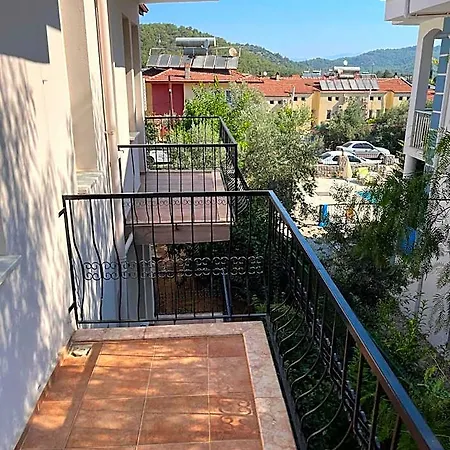 Ξενοδοχείο με διαμερίσματα Hayat 3*