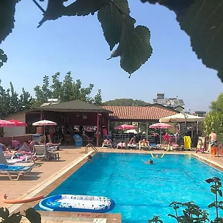 Ξενοδοχείο με διαμερίσματα Hayat