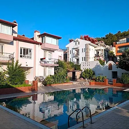 Ξενοδοχείο με διαμερίσματα Hayat Ολουντενίζ
